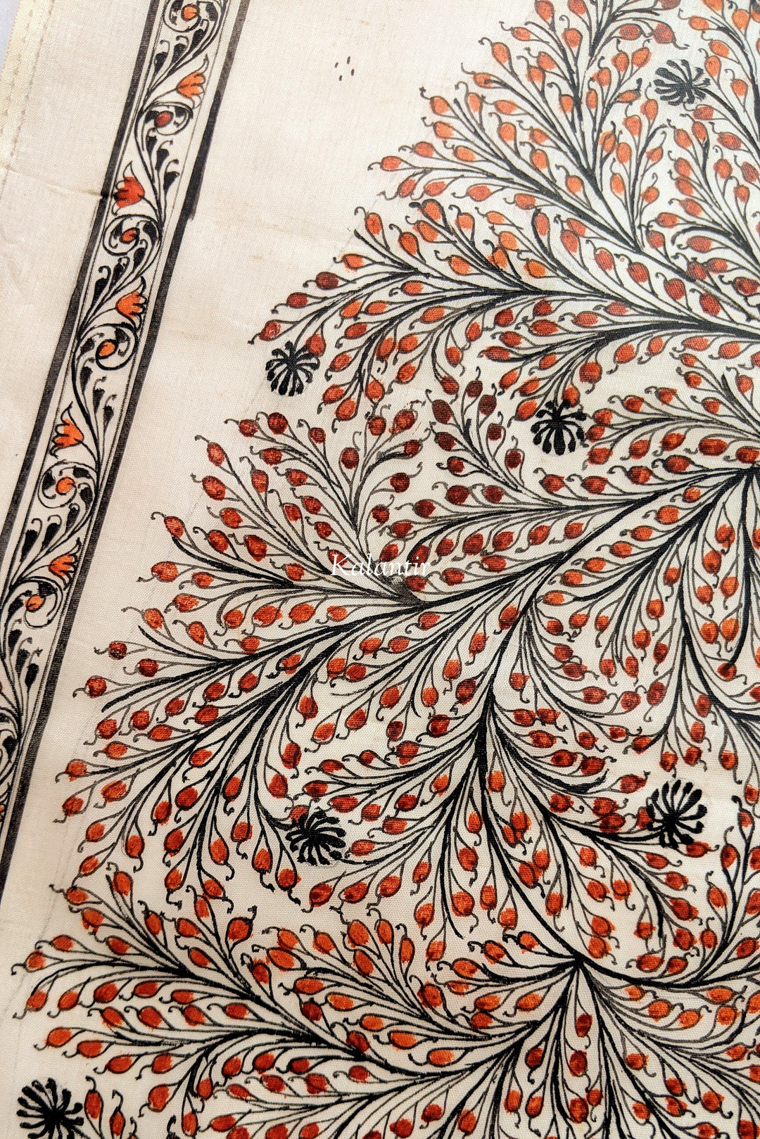 Pintura Árbol Mágico de la Vida en Rojo Ladrillo Sólido sobre Seda | Saura Arte de Odisha | 21 pulgadas x 15 pulgadas 